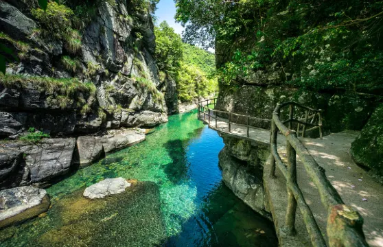 石台牯牛降門票 + 上下行景區交通車票家庭（2位成人+1位小童）