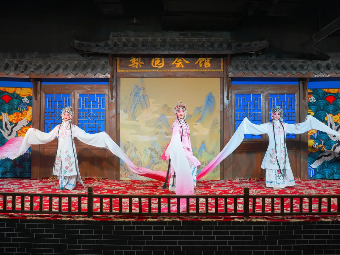 3_Liyuan Guild Hall-Chuan Opera Changing Face (taiguli store)