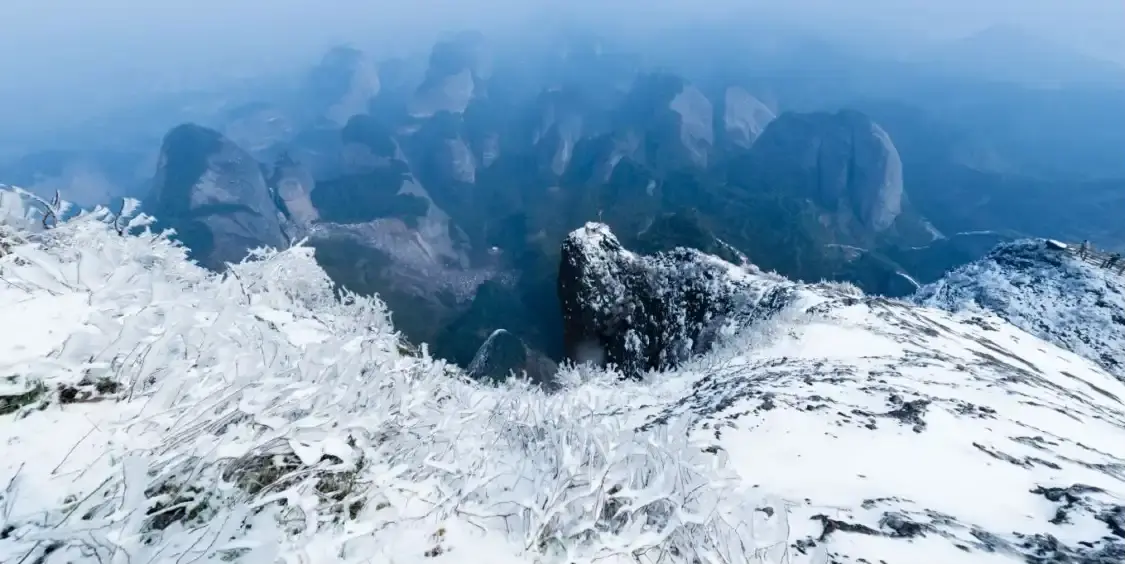 Hotels near Gumu Chong Scenic Area