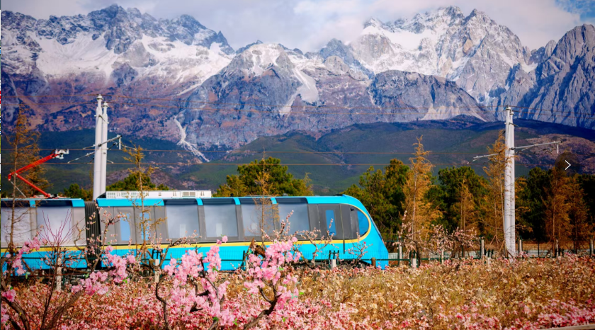 麗江雪山觀光火車