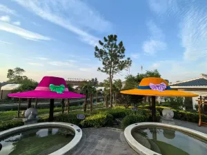 Bloom Hot Spring Town