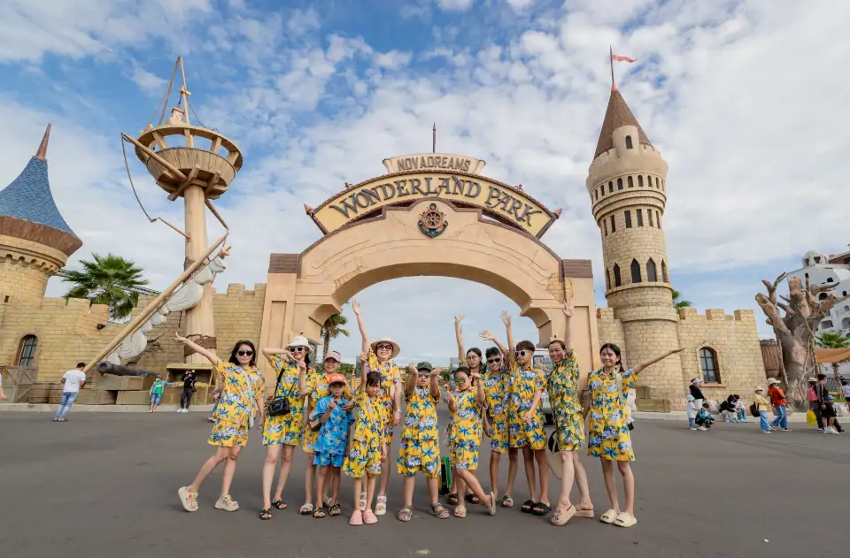 1_NovaDreams Adventure World