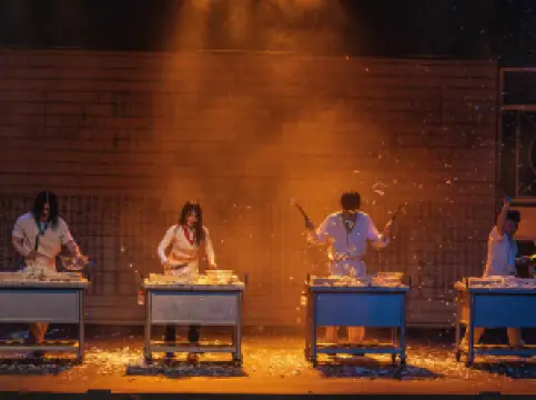 การแสดงนันทาโชว์ที่โรงละครเมียงดง