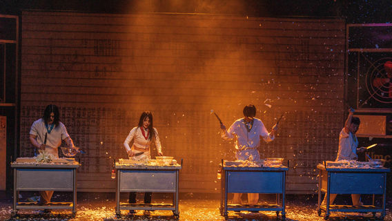 การแสดงนันทาโชว์ที่โรงละครเมียงดง