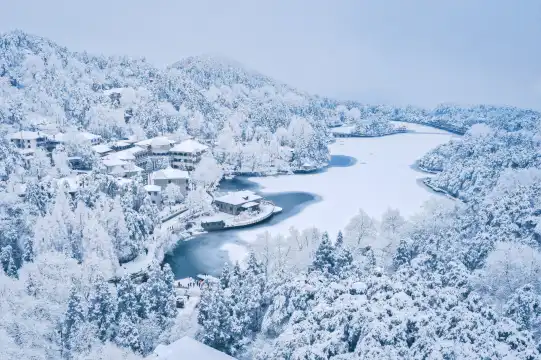 Hotels near Lushan National Park