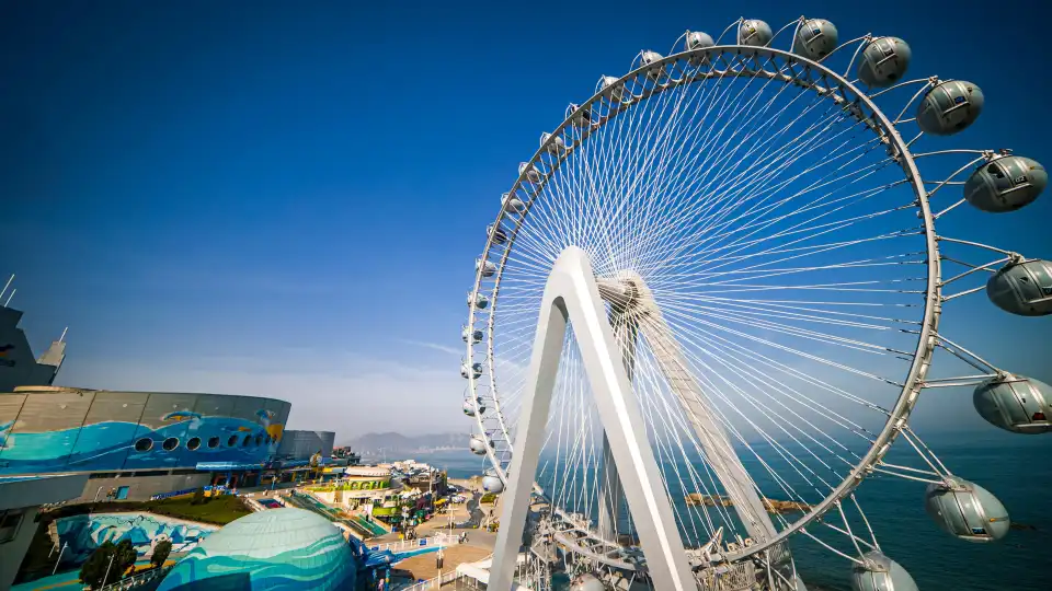 5_Qingdao Maritime Ferris Wheel