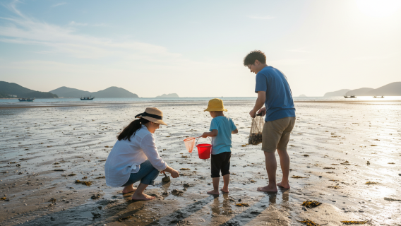 Beach Treasure Hunting in Weihai