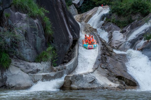 Tianzhushan Canyon Rafting