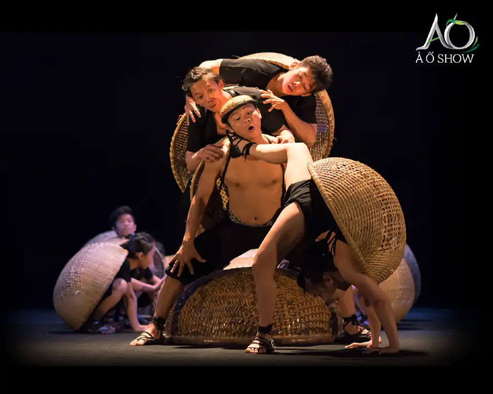 2_A O Show - Lune Production (Saigon Opera House)