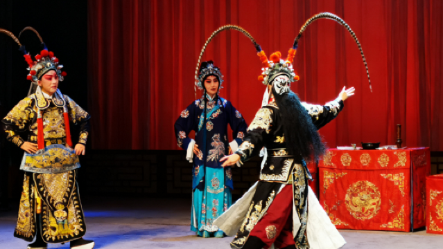 Xi'an Qinqiang Opera Performance