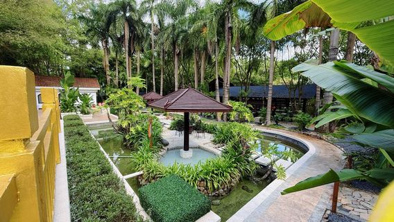 Champpselysees Southern Country Hot Spring Resort