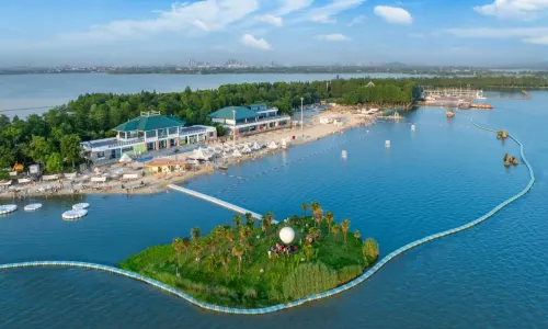 East Lake Sandy Beach