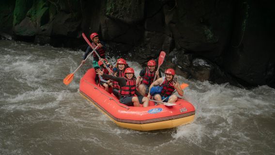 Tour fuoristrada a Bali in quad singolo/doppio + tour di un giorno in rafting sul fiume Ayung [trasporto e pranzo]