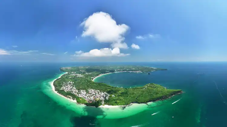 Hotels near Weizhou Island