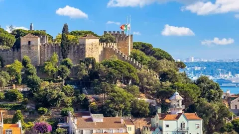 São Jorge Castle attraction in Lisbon