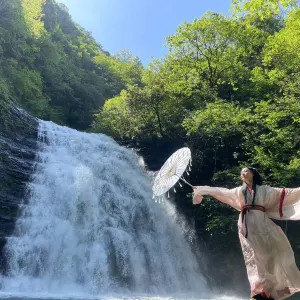 玉簾瀑布