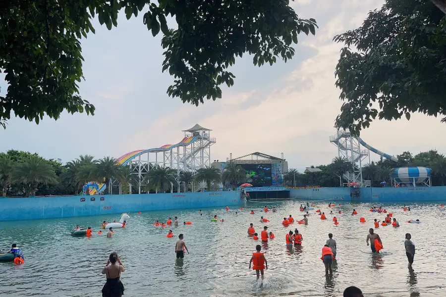 Xianzhihaixiao Water Amusement Park