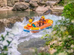 Wolong Scenic Jungle Adventure Drifting