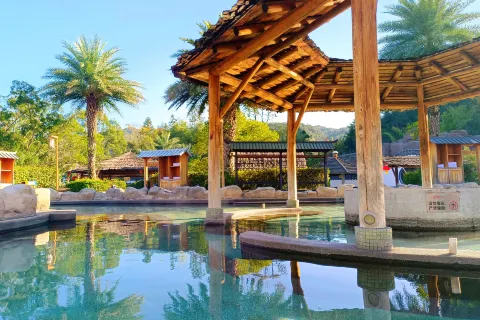 Sanbaishan Requanhe Hot Spring