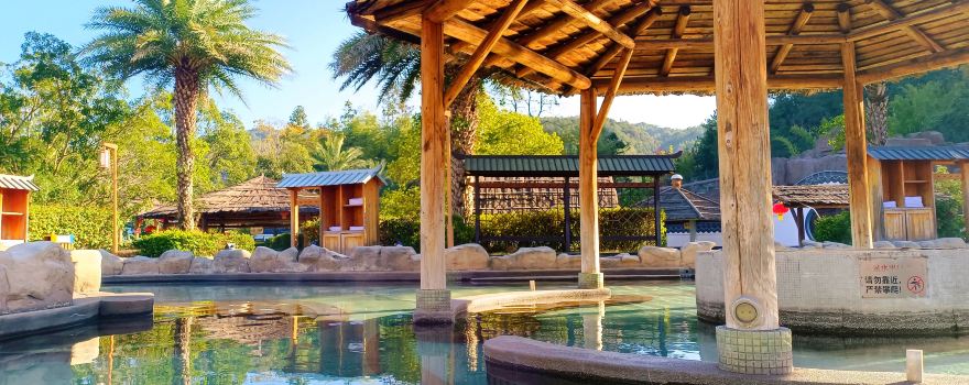 Sanbaishan Requanhe Hot Spring