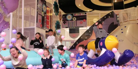 追風奇幻島-麗寶樂園福容飯店L2麗寶休息站-Fun樂星球門票家庭(1位成人+1位小童)