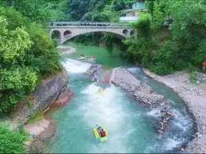 Jinshan Lake Rafting