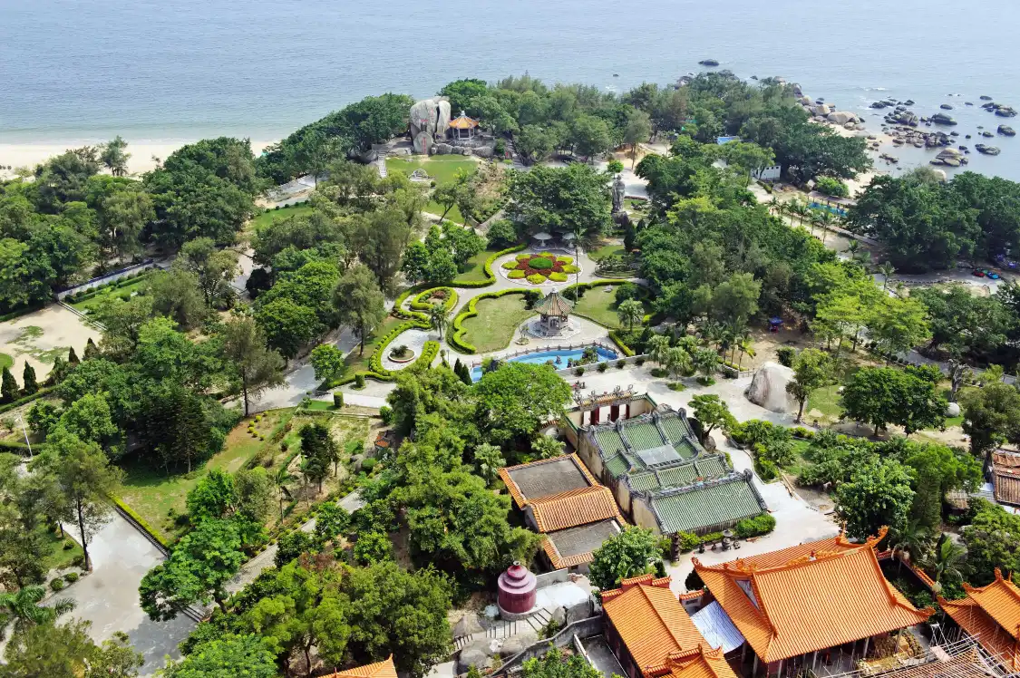 Hotels near Lotus Peak