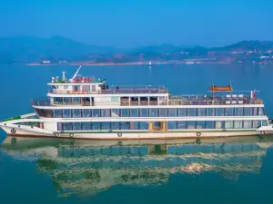 Gaoxiapinghu Cruise Ship (Three Gorges Cruise)