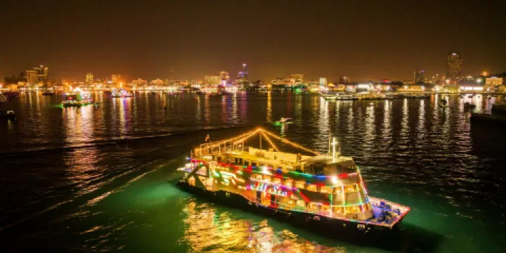 全明星號遊輪人妖秀