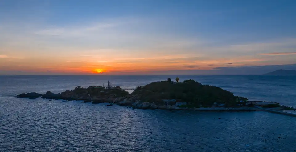 2_West Island