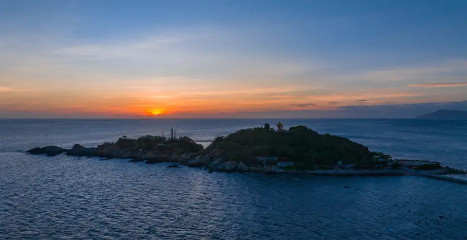 2_West Island