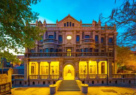 Hotels near Marshal Zhang's Mansion Museum