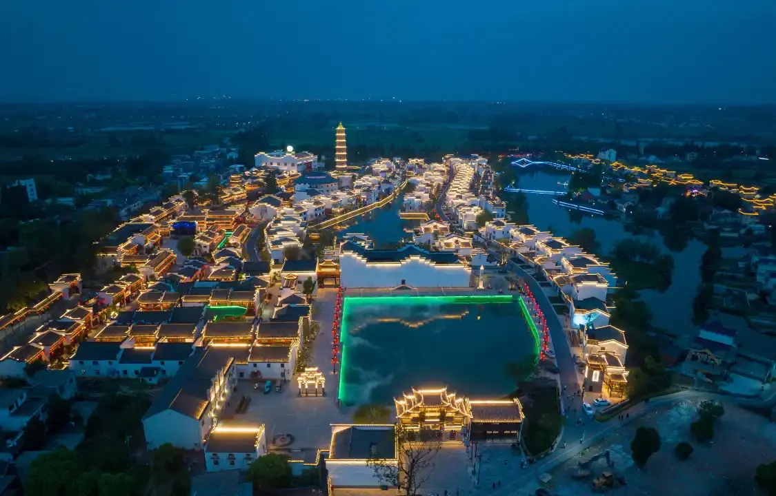 Hotels near Tongling Liqiao River Town Resort