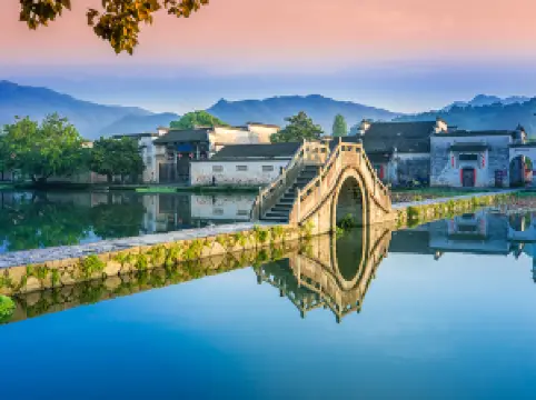 훙춘 관광지(굉촌 관광지)