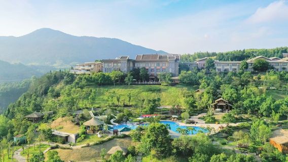 บ่อน้ําพุร้อนหลินหยุนโกว