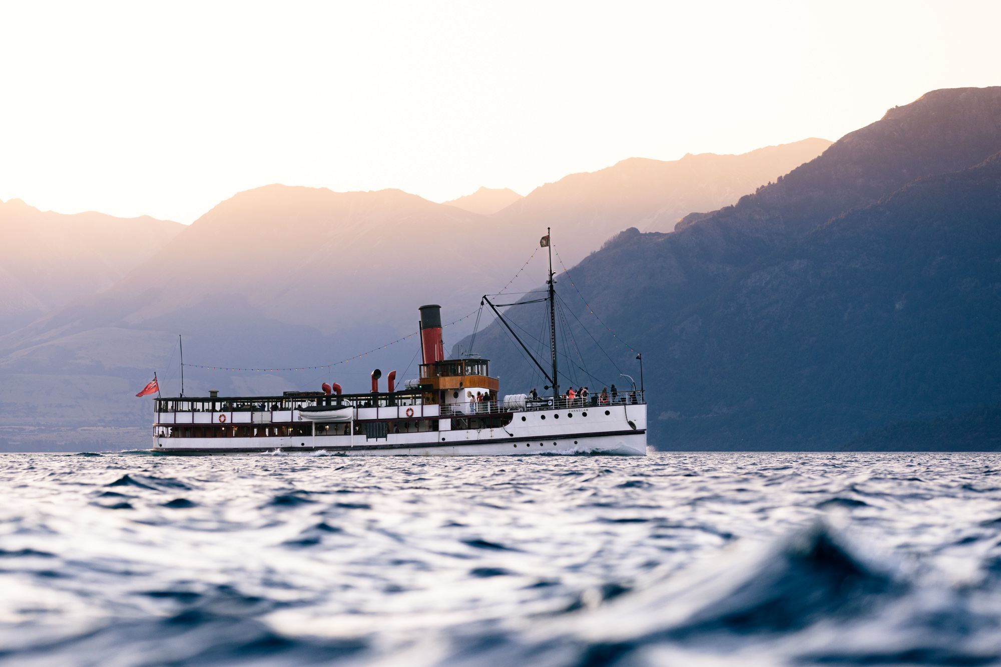 Tagesausflug mit der TSS Earnslaw Dampferfahrt und Farmbesuch in Queenstown, Neuseeland
