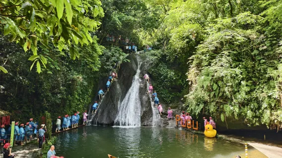 玩水避暑