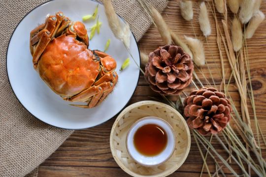 Yangcheng Lake Crab Savoring in Suzhou