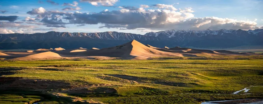 Mingsha Mountain