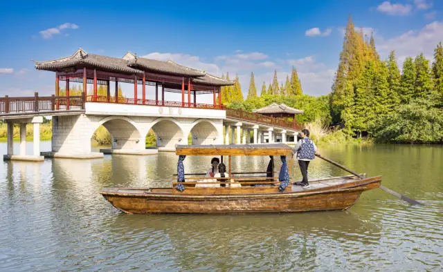 Sightseeing Boats in Suzhou