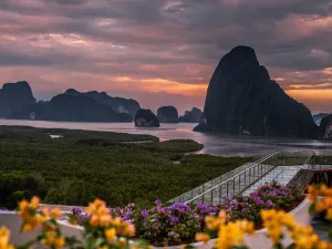 Beyond Skywalk Nangshi