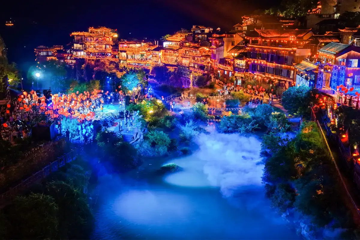 Furong Ancient Town Opening Hours, Tickets and Night Lights