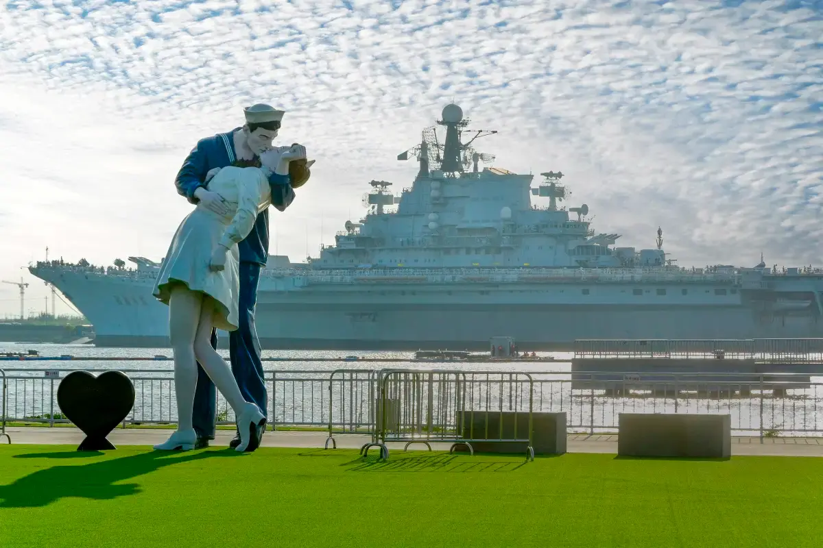 天津自由行, 泰達航母主題公園