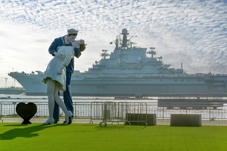 2_Teda Aircraft Carrier Theme Park