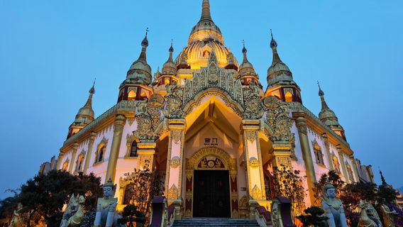Meng Huan Shwedagon Pagoda