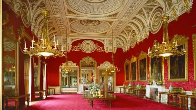 3_Buckingham Palace