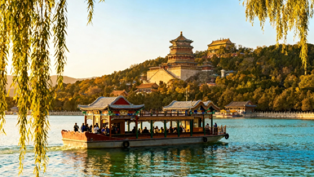 Sightseeing Boats in Beijing