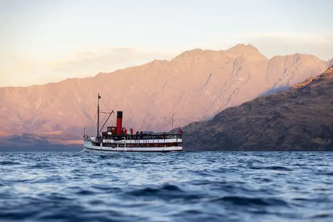 2_Lake Wakatipu Cruises