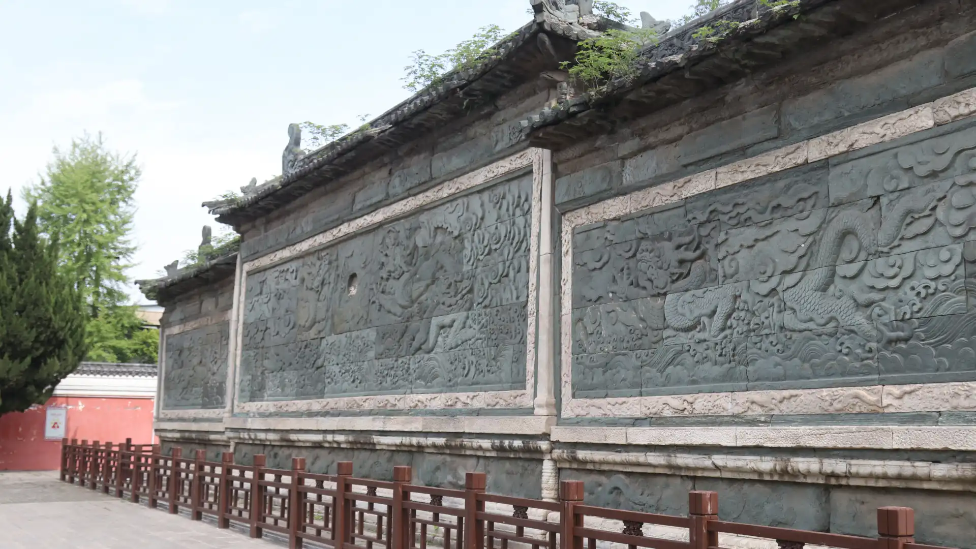 Hotels near King Xiang Government's Green Screen Wall