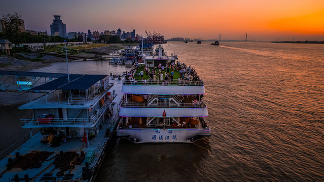 "Xunyang River" Cruise Ship